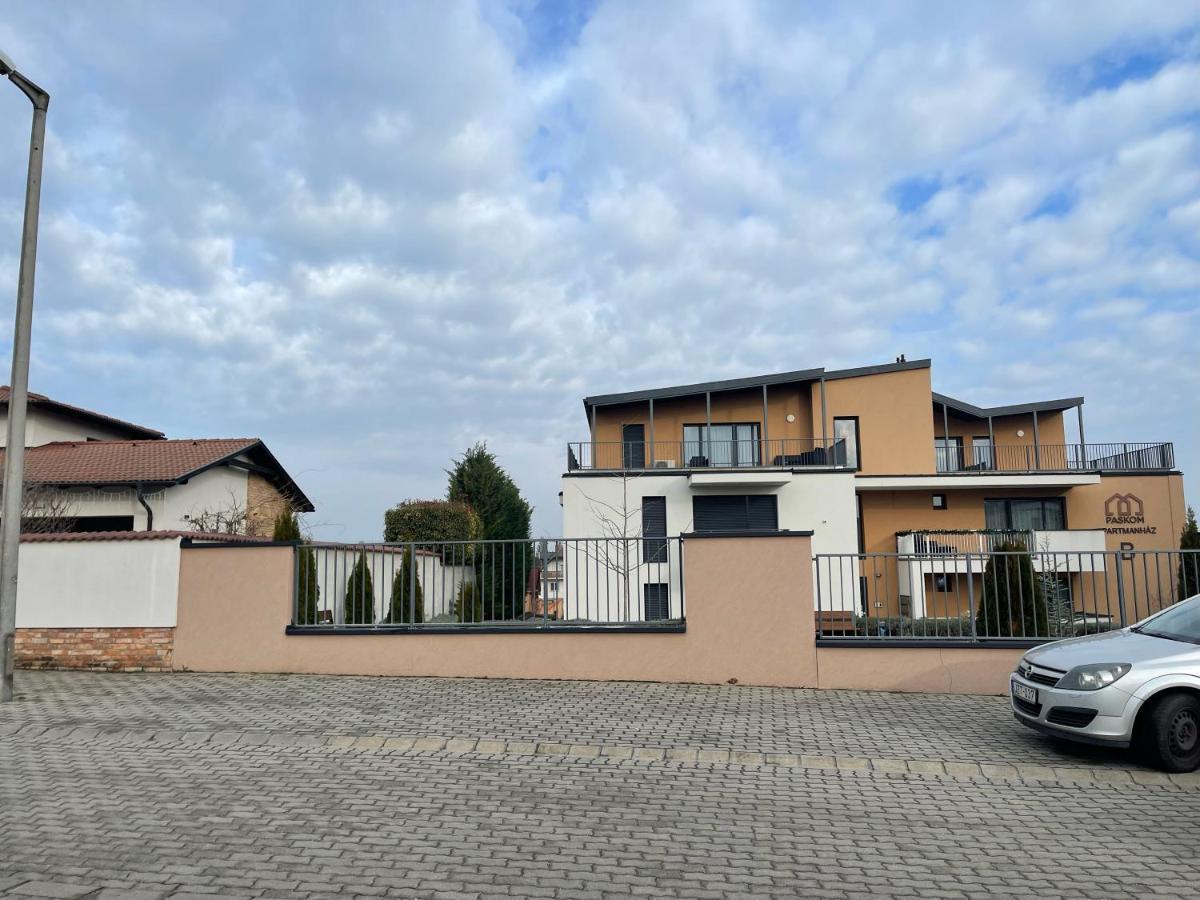 Paskom Apartmanház Nyergesujfalu Kültér fotó